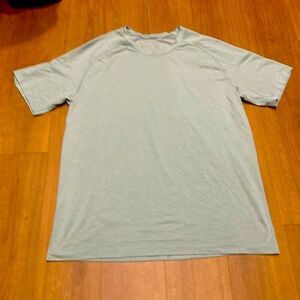 Lululemon Men’s Tech Vent Shortsleeve Shirt, Size Large, Light Green